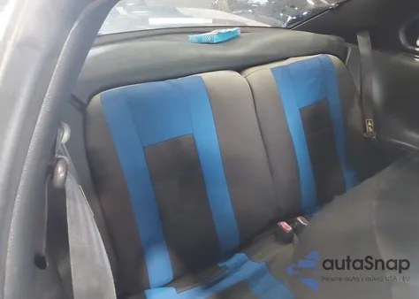 1999 Ford Mustang z USA, uszkodzony, nr VIN 1FAFP4043XF147281